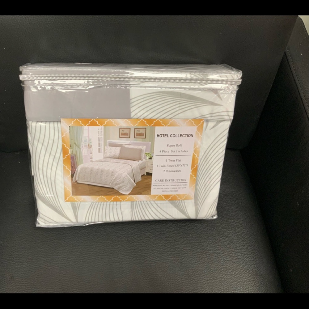 Twin sheet set